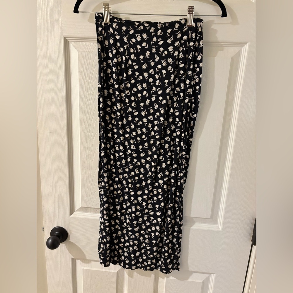 Daniel Hechter Vintage Black and White Floral Pencil Skirt Size 8